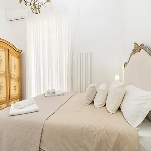 https://napulitandream.hotels-amalfi.com